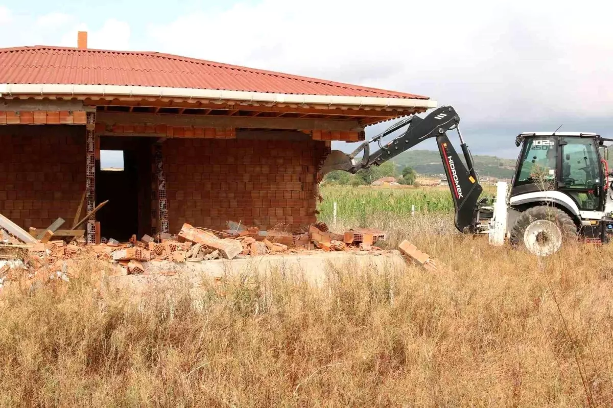 korfez belediyesi kacak yapilara gecit vermiyor vcZdSQNq