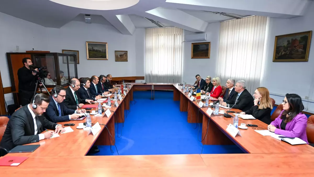 bakan tunc romanyada gorustu 2glI8fJz.jpg