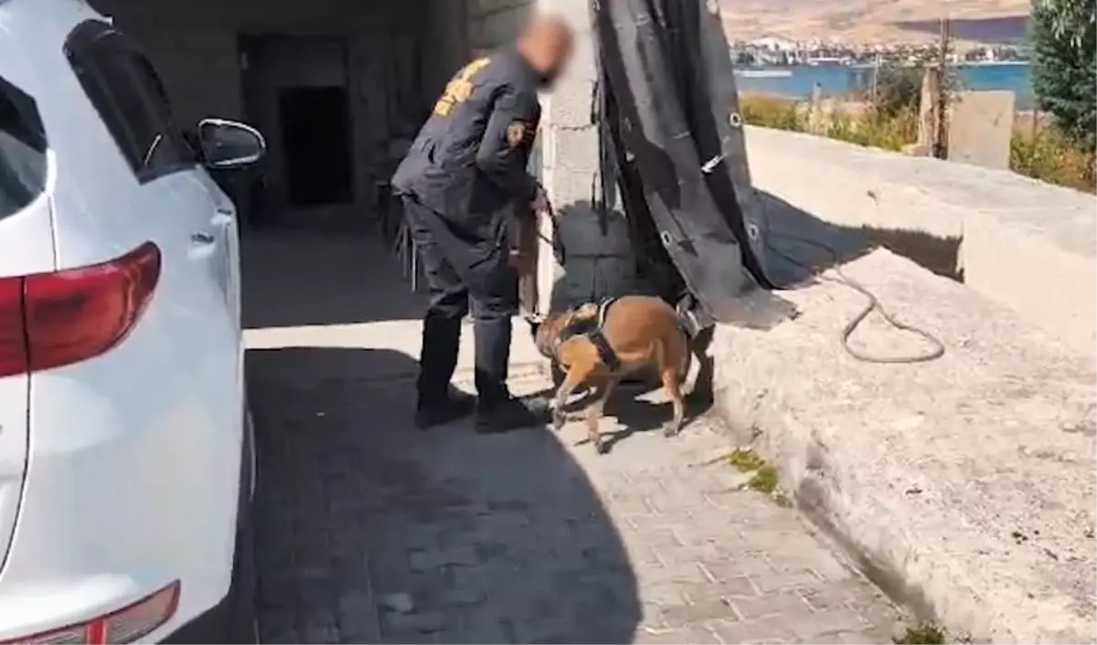 bitliste uyusturucu operasyonu 5 kisi tutuklandi cfLSlU1K.jpg