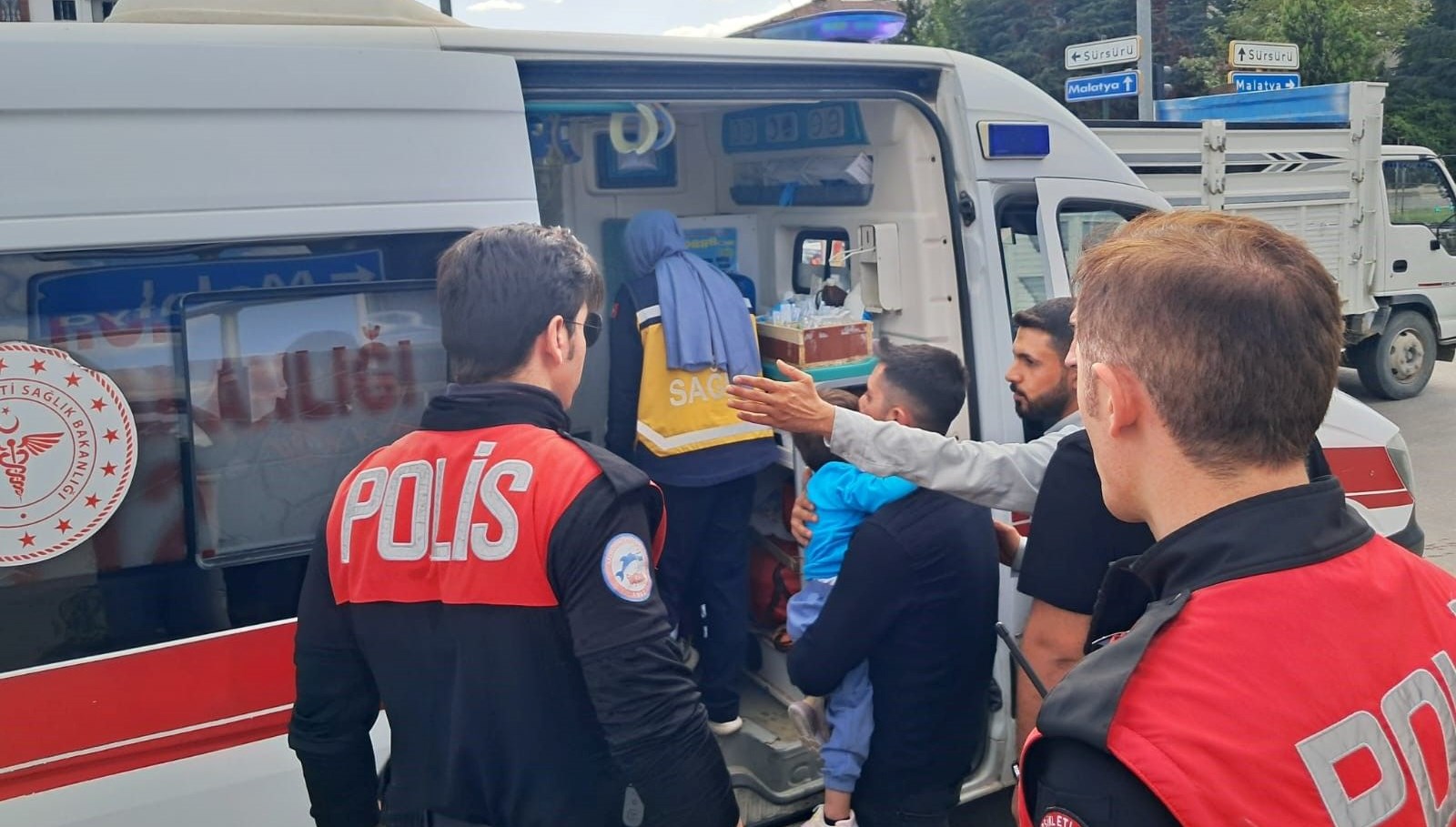 elazigda kaza 5 kisi yaralandi 8RzO3qYd