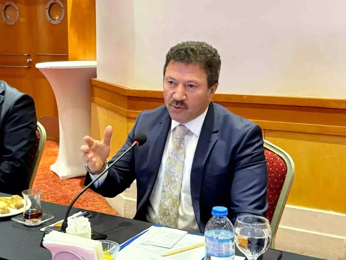 esnaf ve sanatkarlar toplantisi antalyada FUfSWvQK.jpg