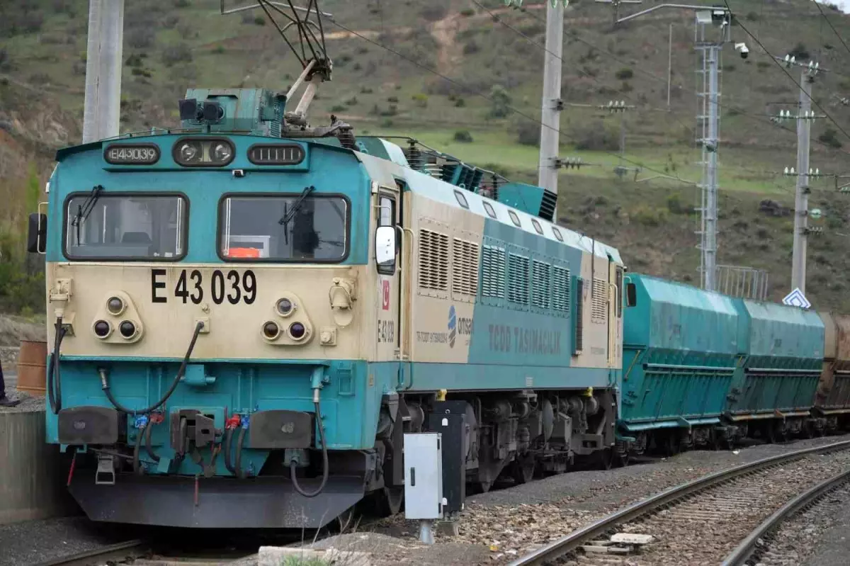 malatya golbasi narli nurdagi demiryolu hatti yeniden hizmete acildi O92tvr3y.jpg