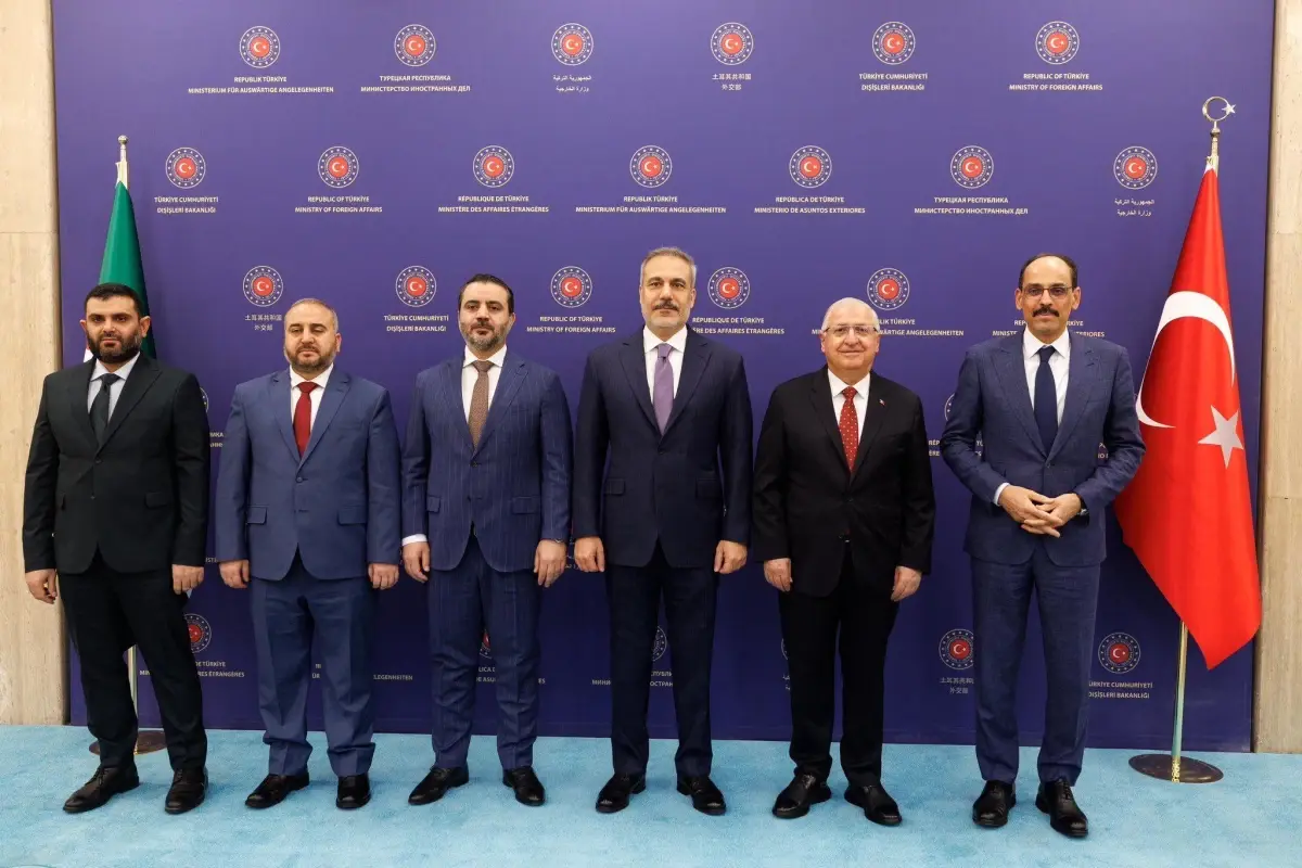 turk ve suriyeli yetkililer suriyenin toprak butunlugu icin bir araya geldi Bdn98wTL.jpg