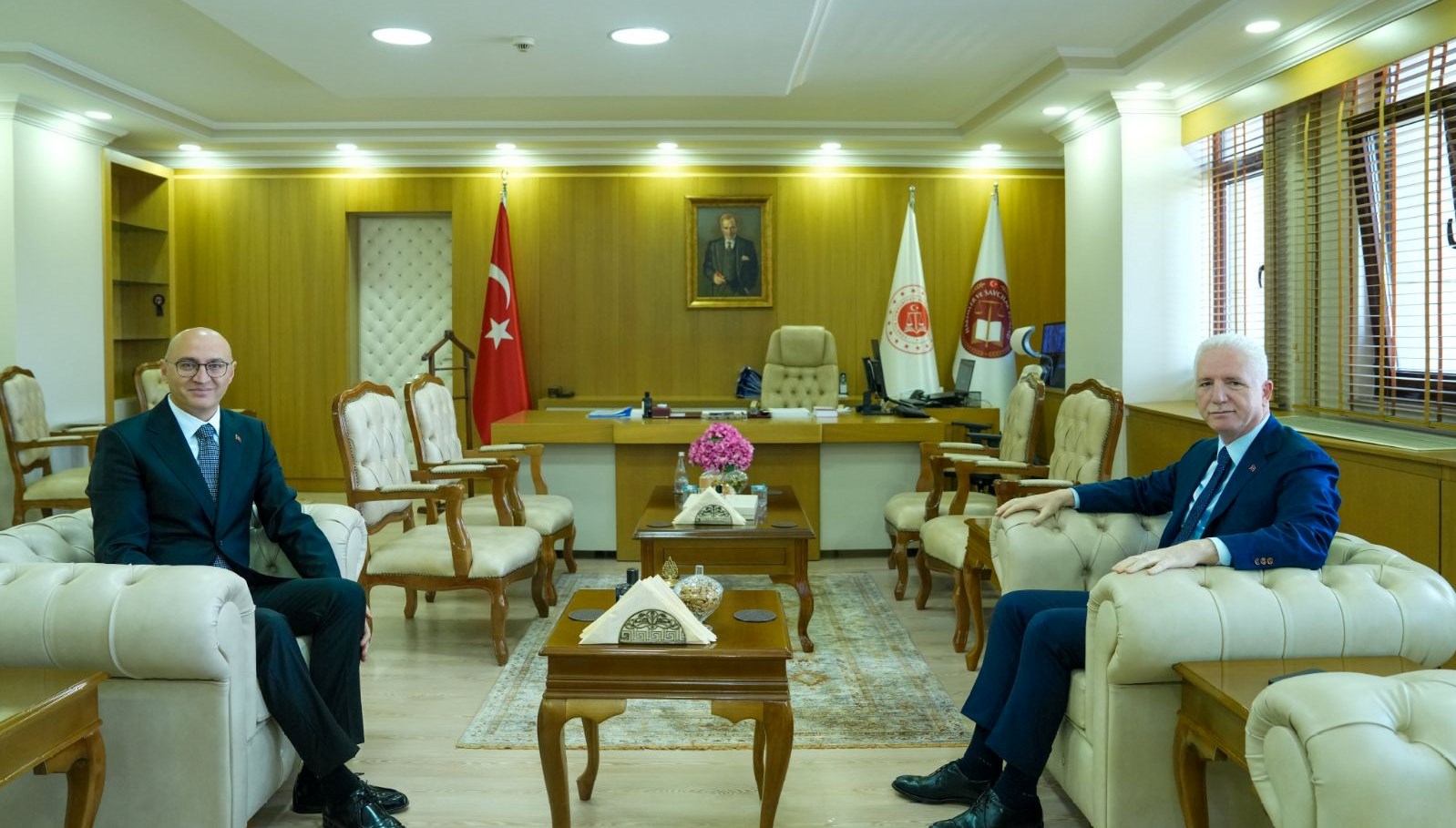 vali gulden yeni bassavciya ziyaret Esl4pu6W.jpg